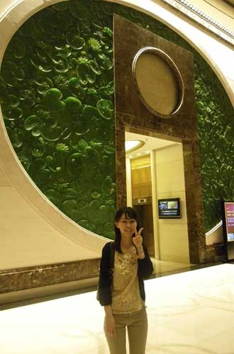 中国の杭州棋院に行ったときの写真です。エントランスが豪華で驚きました
