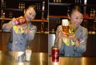 おいしいビールの注ぎ方「三度注ぎ」の実演も「新ヱビスツアー」の見どころのひとつ