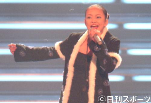 98年12月、ＮＨＫ紅白歌合戦で熱唱