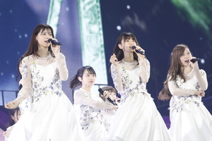 白石麻衣が炎操り「インフルエンサー」で会場真っ赤 - 乃木坂46