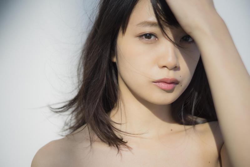 元乃木坂の深川麻衣が初フォト本「開拓する1年に」 - 芸能 : 日刊スポーツ