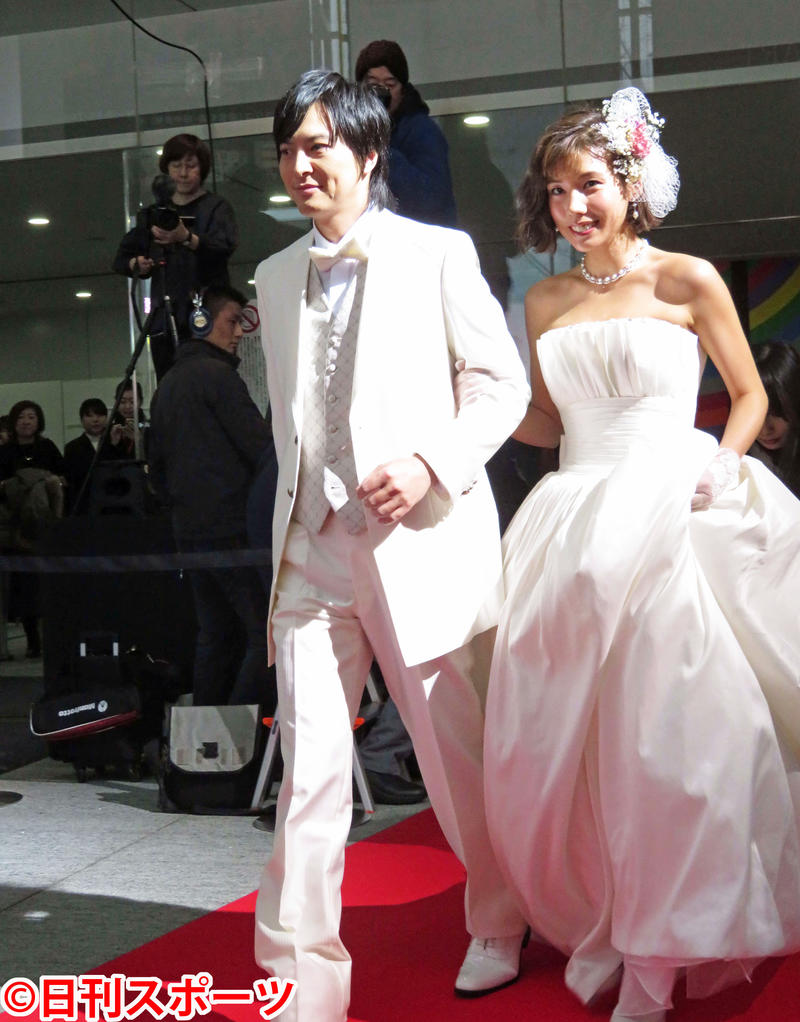 仲 里依紗 中尾 明慶 結婚 式