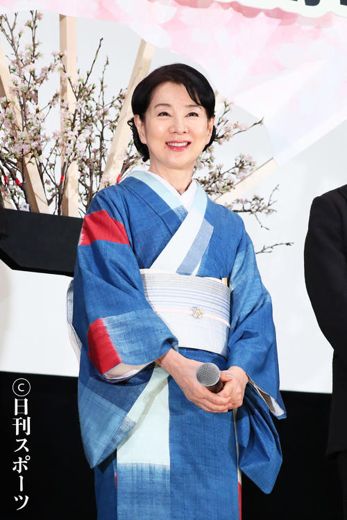 撮影の思い出話に笑顔を見せる吉永小百合（撮影・足立雅史）