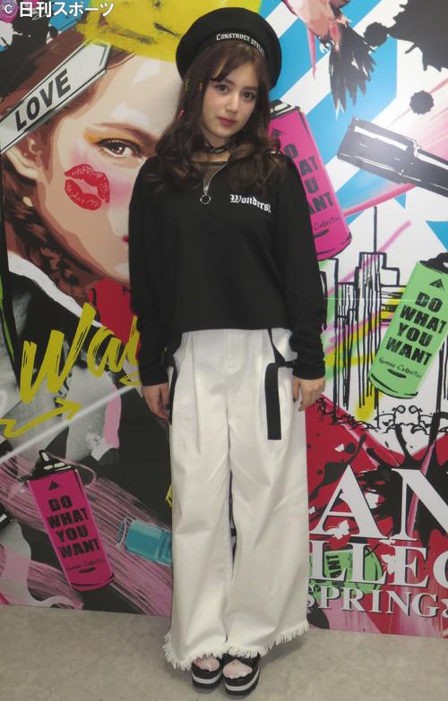 ７年ぶりに芸能界復帰した元ＡＫＢ４８の奥真奈美が、関西コレクションで復帰後初仕事（撮影・村上久美子）