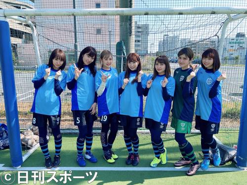 最終節での逆転優勝に挑む「らぶどる」こと愛乙女☆ＤＯＬＬ。左端が安藤笑。
