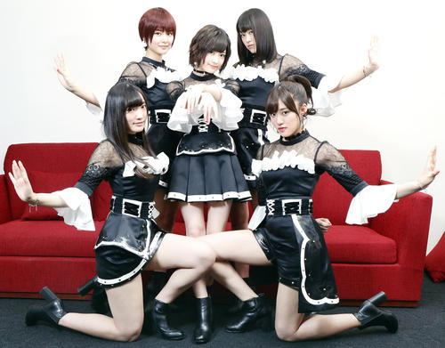 Ｇｏｏｄ　Ｔｅａｒｓ（前列左から相澤瑠香、朝日花奈、王林、後列左から池松愛理、高橋真由）（撮影・浅見桂子）