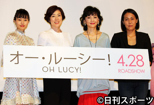 左から忽那汐里、寺島しのぶ、南果歩、平柳敦子監督（撮影・杉山理紗）