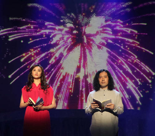 舞台「火花」の公開ゲネプロを行った観月ありさと又吉直樹