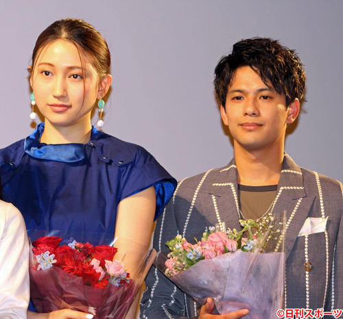 大野いと（左）と森崎ウィン（撮影・杉山理紗）