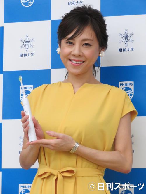 電動歯ブラシ「ソニックケアー　プロテクトクリーンシリーズ」新商品発表会に出席した高橋真麻