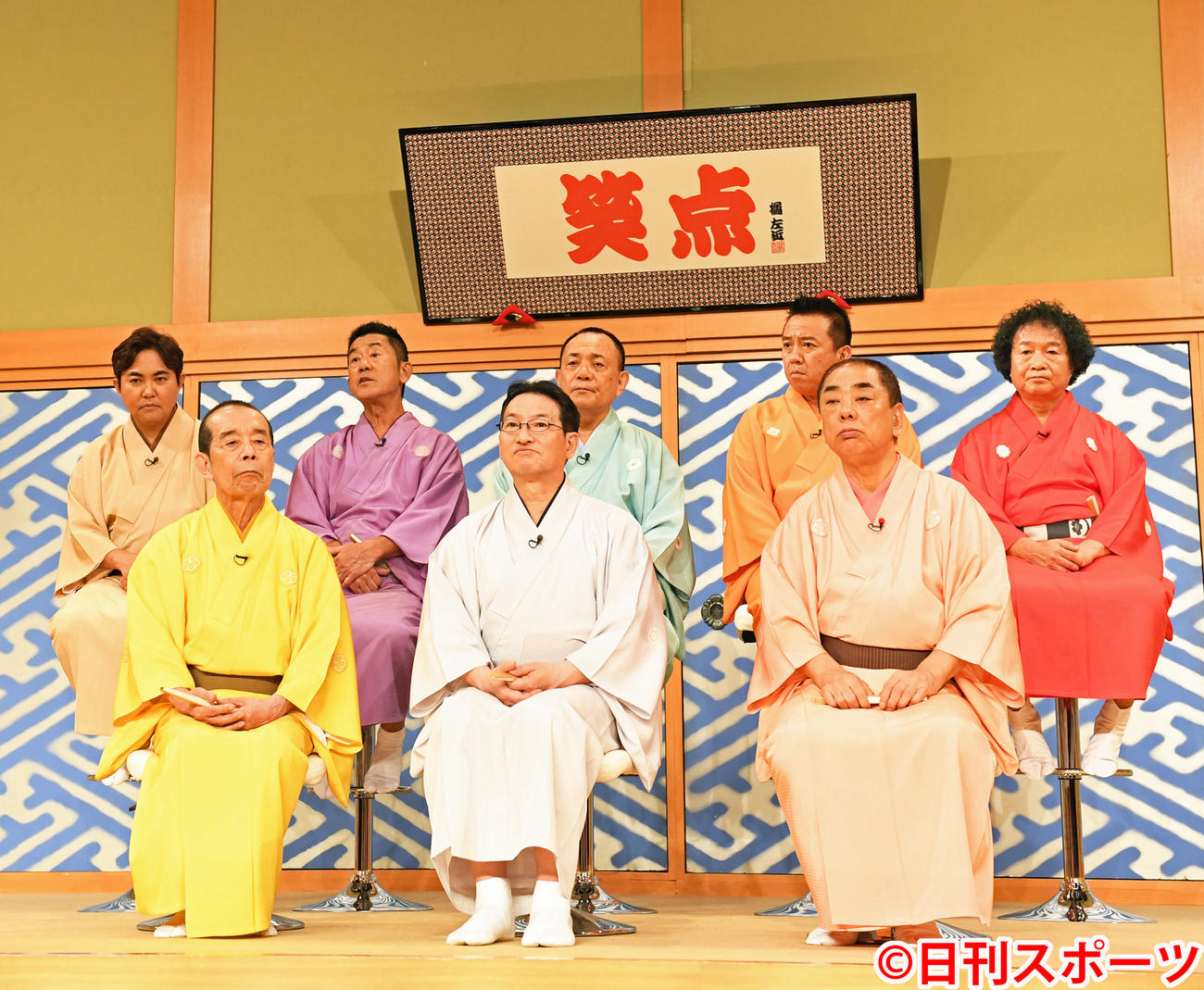 後楽園ホールでの収録後、桂歌丸さんとの思い出を語る三遊亭円楽（後列左から２人目）ら笑点メンバー。前列左から林家木久扇、春風亭昇太、三遊亭好楽。後列左から林家三平、１人おいて三遊亭小遊三、林家たい平、山田隆夫（撮影・横山健太）