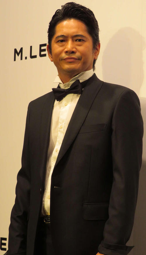 「Mリーグ」の第1回ドラフトを前に緊張の面持ちの萩原聖人(撮影・村上幸将)