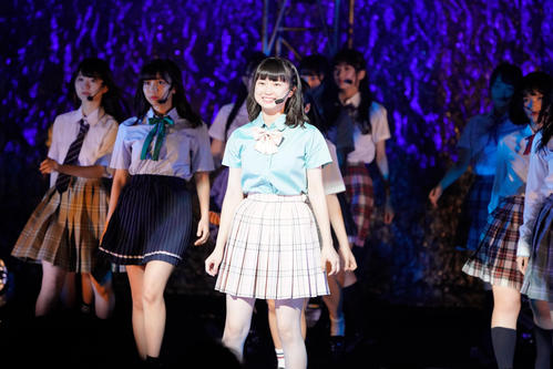 オープニングのセンターを任された山田杏華（Ｃ）ＡＫＳ