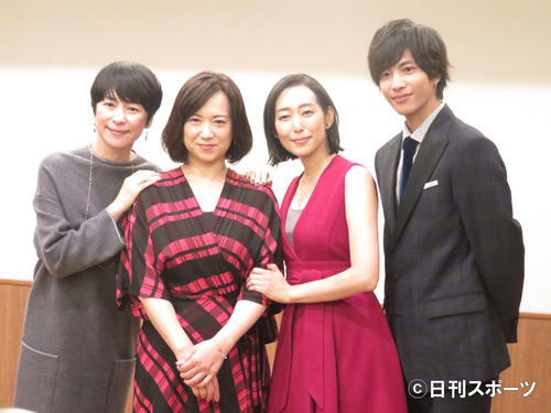 TBS系ドラマ「それでも恋する」の制作発表に出席した、左から西田尚美、和久井映見、木村多江、志尊淳