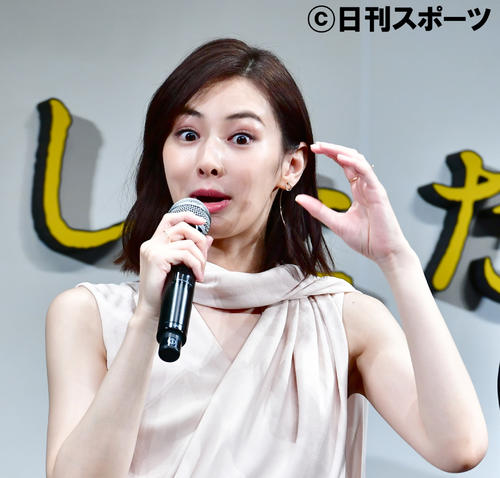 セーラー服姿でハイキック／29日芸能社会ニュース - 芸能ライブ速報