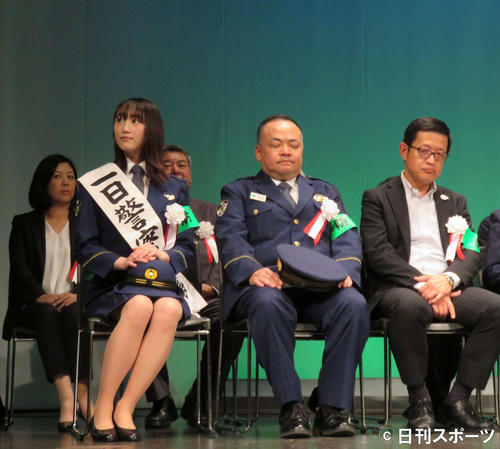 まんぷく出演松井玲奈が婦警姿 大阪で一日署長 芸能写真ニュース 日刊スポーツ