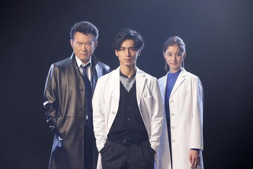 セーラー服姿でハイキック／29日芸能社会ニュース - 芸能ライブ速報