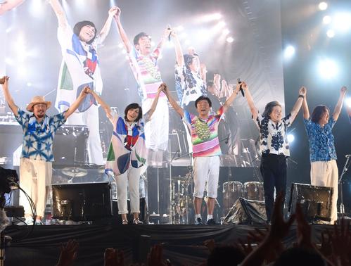 NHK紅白歌合戦に特別出演が決まったサザンオールスターズ。写真は今年8月の野外ロックフェスティバル「ロック・イン・ジャパン」出演時