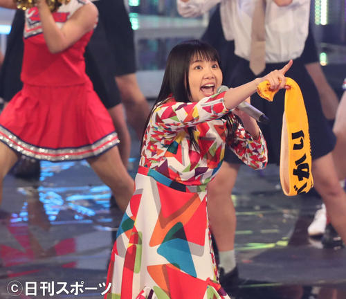 熱唱するいきものがかり(撮影・垰建太)