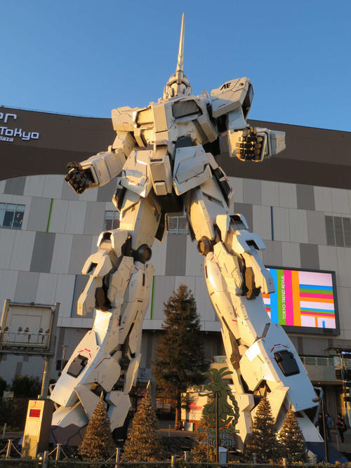 台場に建っている実物大ユニコーンガンダム立像（撮影・村上幸将）