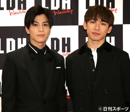 LDH wedding初プロデュース挙式に出席した岩田剛典(左)とNAOTO(撮影・中島郁夫)