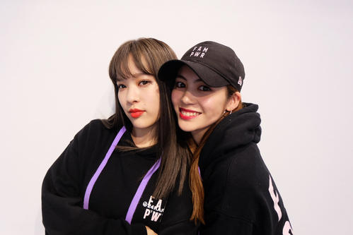 鬼教官？　のMIYUU（左）と実はオタク気質の楓（撮影・Dream　Aya）