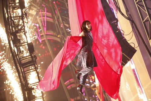 「インフルエンサー」でフライングに挑戦する西野七瀬