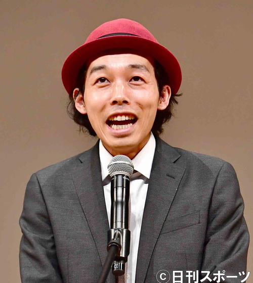 作品賞を受賞し授賞式に臨む上田慎一郎監督（撮影・小沢裕）