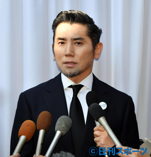 お別れの会「内田裕也　Rock’n　Roll葬」を終え会見する本木雅弘（撮影・滝沢徹郎）