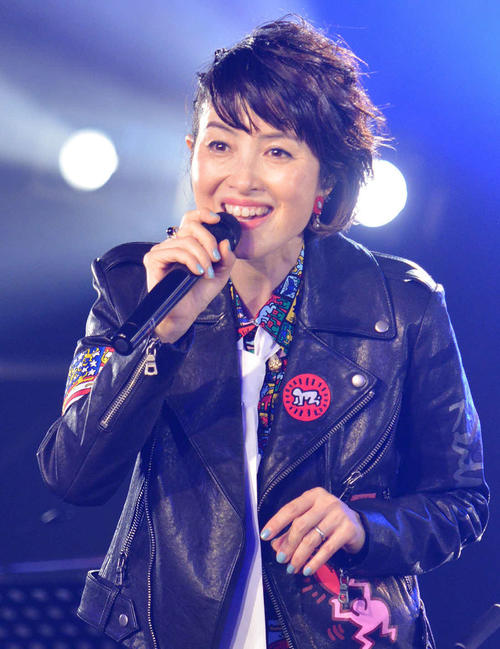 35周年記念ライブを行った荻野目洋子