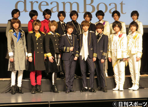 総合男装エンタメプロジェクト「dreamBoat」（ドリームボート）のお披露目を行った風男塾、ael－アエル－、EUPHORIAのメンバー