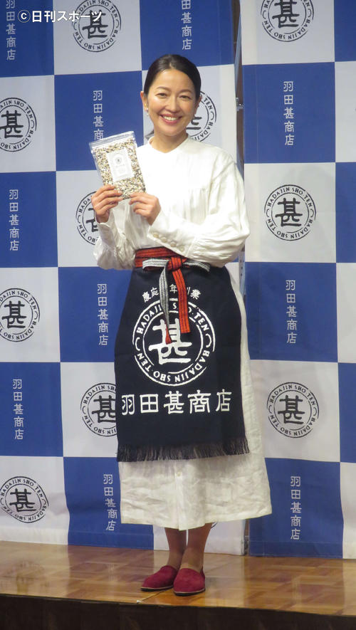 オンラインショップ「羽田甚商店」グランドオープンイベントに参加した羽田美智子（撮影・大井義明）
