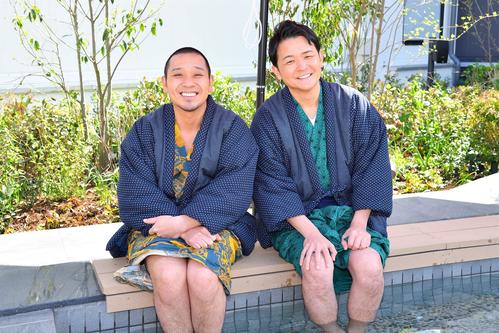 大阪・空庭温泉でMBS新番組「大悟を探せ！」の収録を行った「千鳥」の 大悟（左）とノブ