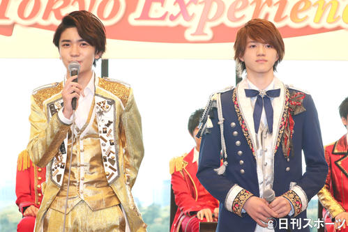 製作発表で意気込みを語るHiHi　Jetsの高橋優斗（左）と美　少年の岩崎大昇（撮影・林敏行）