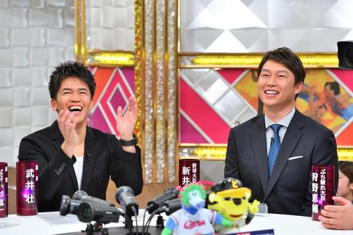 MBS「戦え！スポーツ内閣」に出演した新井貴浩氏（右）と番組MCの武井壮