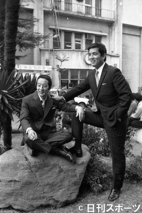 映画「若大将対青大将」の撮影に臨んだ左から田中邦衛さんと加山雄三（1970年11月4日撮影）