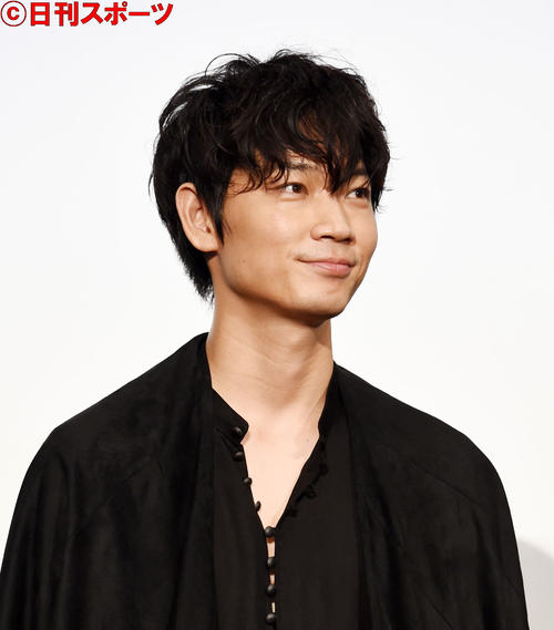 綾野剛（2017年11月3日撮影）