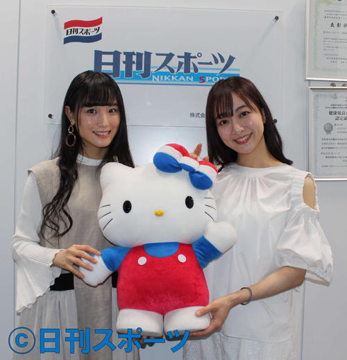 ニューシングルPRのため来社したBitter＆Sweetの田崎あさひ（左）と長谷川萌美（撮影・鎌田敏晴）