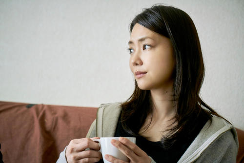 圭吾を裏切り、勇吾に協力する白石里美（倉科カナ）（C）東海テレビ