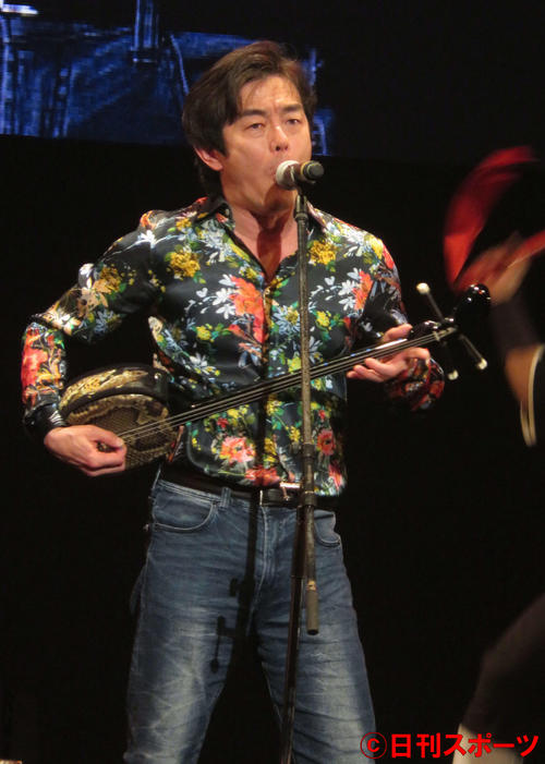 「シンカヌチャー」を熱唱した宮沢和史
