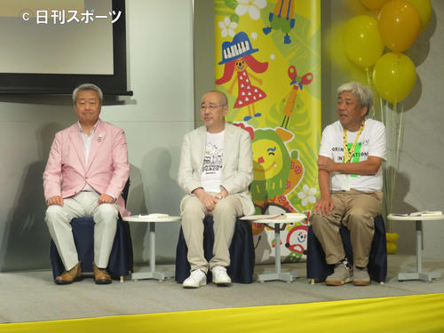 「Laugh＆Peace_Mother」発表会見に出席した、左から沢田純NTT社長、北川直樹クールジャパン機構社長、大崎洋吉本興業会長