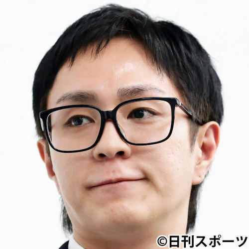 エイベックス本社で謝罪会見に黒髪で登場したAAAの浦田直也容疑者（撮影・浅見桂子）