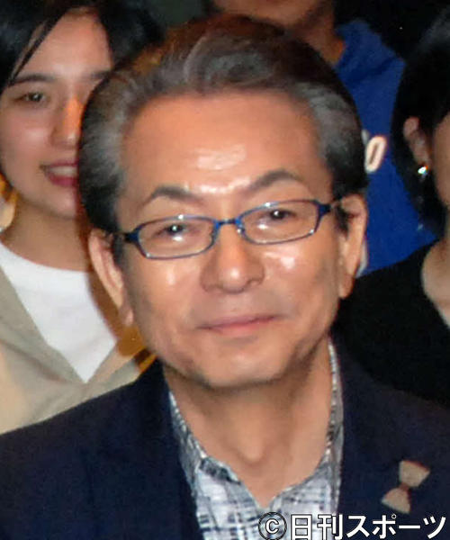 神戸芸術工科大でティーチインした水谷豊（右）と会田正裕撮影監督（撮影・松浦隆司）