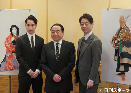 取材会を行った、左から中村虎之介、中村鴈治郎、中村壱太郎