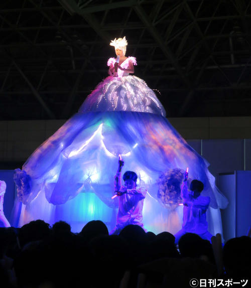 「ニコニコ超会議」に出演した小林幸子