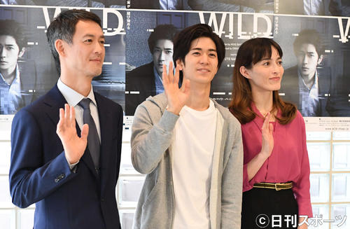 舞台「WILD」に出演する、左から斉藤直樹、中島裕翔、太田緑ロランス（撮影・山崎安昭）
