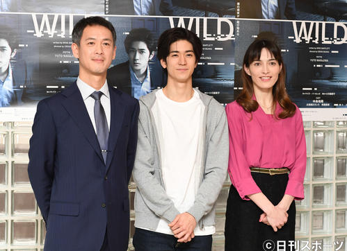 舞台「WILD」に出演する、左から斉藤直樹、中島裕翔、太田緑ロランス（撮影・山崎安昭）