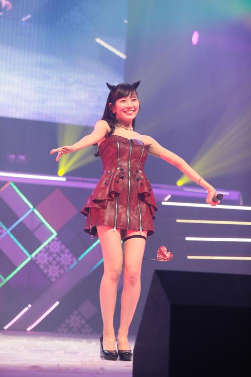 大阪・オリックス劇場でソロツアー「MIYUKI　WATANABE　TOUR　2019　”17％”」のファイナルを迎え、「わるきー」を披露する渡辺美優紀（C）roundcell／AG＿Nagatomo