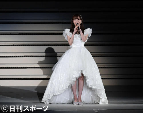 アンコールで指原莉乃は、運営側とファンにお願いをする（撮影・山崎安昭）