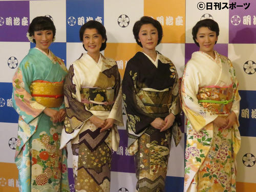 「細雪」に出演する左から水夏希、一路真輝、浅野ゆう子、瀬奈じゅん